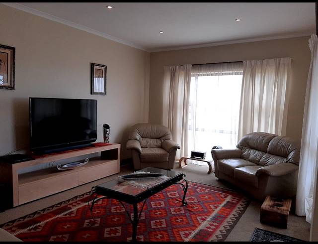 3 BEDROOM TOWNHOUSE RENTED IN SOUTH END